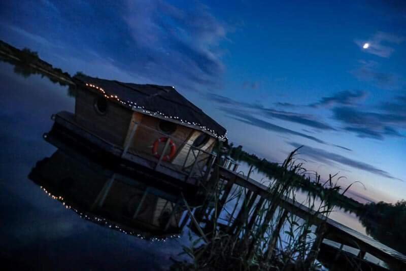 Cabane Flottante Millenium Varanges Zewnętrze zdjęcie
